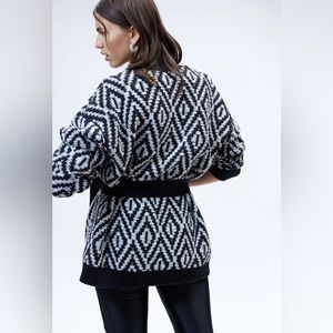 Belt Black and White Sweater